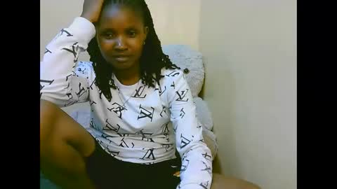 Snapshot of naughtysammur25 chatting on 11-07-25, 12:32 naughtyqueen online show from 11-07-25, 12:32