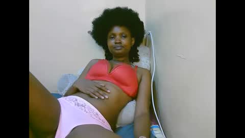 Snapshot of naughtysammur25 chatting on 11-08-25, 12:00 naughtyqueen online show from 11-08-25, 12:00