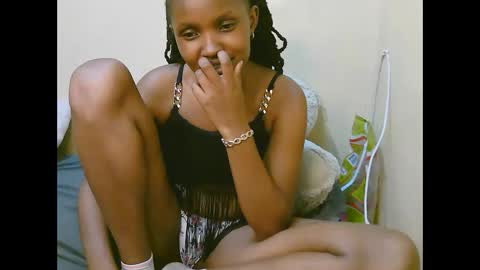 Snapshot of naughtysammur25 chatting on 11-10-25, 11:48 naughtyqueen online show from 11-10-25, 11:48