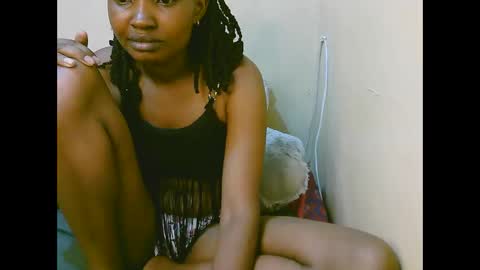 Snapshot of naughtysammur25 chatting on 11-12-25, 12:00 naughtyqueen online show from 11-12-25, 12:00