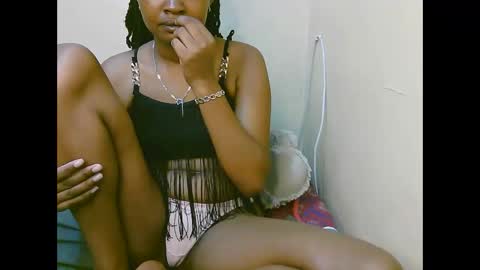 Snapshot of naughtysammur25 chatting on 11-17-25, 01:22 naughtyqueen online show from 11-17-25, 01:22