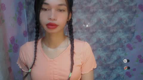 Snapshot of naughtysunshinepinay chatting on 07-12-26, 11:18 Celine online show from 07-12-26, 11:18