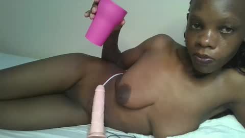 Snapshot of naughtysweetpie chatting on 11-11-25, 08:14 naughty online show from 11-11-25, 08:14