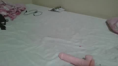 Snapshot of naughtysweetpie chatting on 11-15-25, 08:05 naughty online show from 11-15-25, 08:05