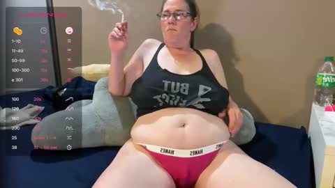 Snapshot of naughtywifenxtdoor chatting on 10-07-25, 12:19 Naughty Wife Next Dor online show from 10-07-25, 12:19