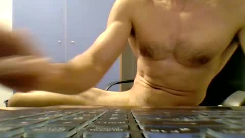 Snapshot of naughtywolf322 chatting on 05-08-26, 09:31 Volk online show from 05-08-26, 09:31