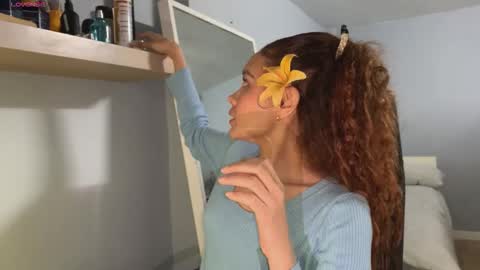 Arantxa online show from 12-15-25, 04:22