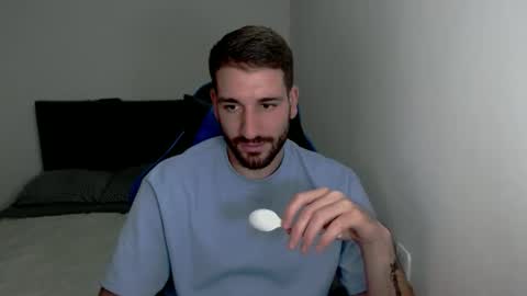 Snapshot of naugthy18boy chatting on 02-12-25, 08:07 Nico online show from 02-12-25, 08:07