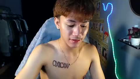 Snapshot of naugthyboyloy chatting on 06-26-26, 05:28 Loy online show from 06-26-26, 05:28