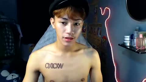 Snapshot of naugthyboyloy chatting on 07-15-26, 08:30 Loy online show from 07-15-26, 08:30