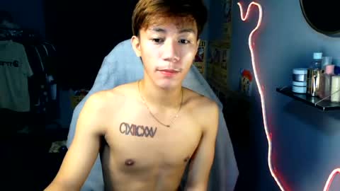 Snapshot of naugthyboyloy chatting on 07-27-26, 06:15 Loy online show from 07-27-26, 06:15