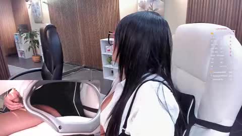 Snapshot of naugthyelli chatting on 11-08-25, 09:09 online show from 11-08-25, 09:09