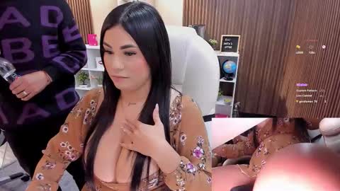 Snapshot of naugthyelli chatting on 11-17-25, 07:08 online show from 11-17-25, 07:08