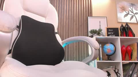 Snapshot of naugthyelli chatting on 05-22-26, 08:58 online show from 05-22-26, 08:58