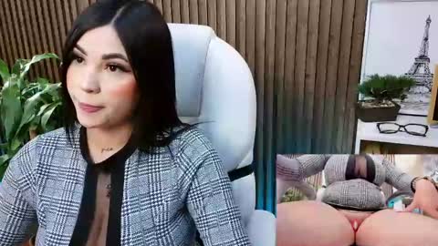 Snapshot of naugthyelli chatting on 05-29-26, 09:57 online show from 05-29-26, 09:57