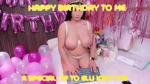 Snapshot of naugthyelli chatting on 06-23-26, 09:46 online show from 06-23-26, 09:46