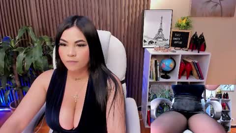Snapshot of naugthyelli chatting on 07-16-26, 05:41 online show from 07-16-26, 05:41