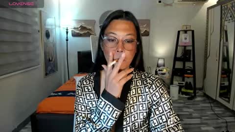 Snapshot of naugtycummer69 chatting on 11-07-25, 04:07 JAY online show from 11-07-25, 04:07