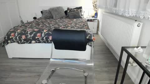 KimBeee online show from 02-08-25, 10:07