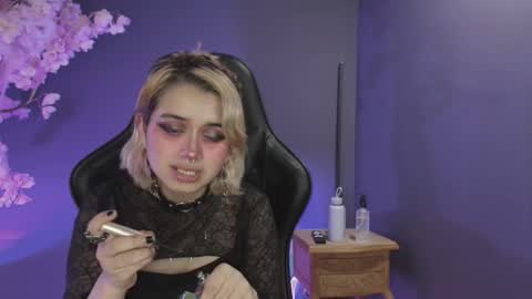 Snapshot of navier__ chatting on 10-27-25, 01:04 Navier online show from 10-27-25, 01:04