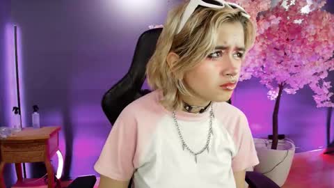 Snapshot of navier__ chatting on 11-06-25, 07:48 Navier online show from 11-06-25, 07:48