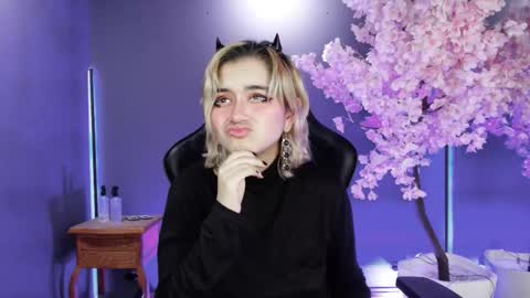 Snapshot of navier__ chatting on 11-11-25, 08:42 Navier online show from 11-11-25, 08:42