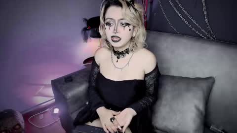 Snapshot of navier__ chatting on 12-22-25, 09:45 Navier online show from 12-22-25, 09:45