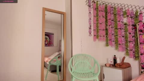 Snapshot of naya_mills chatting on 01-28-25, 11:28 naya_mills online show from 01-28-25, 11:28