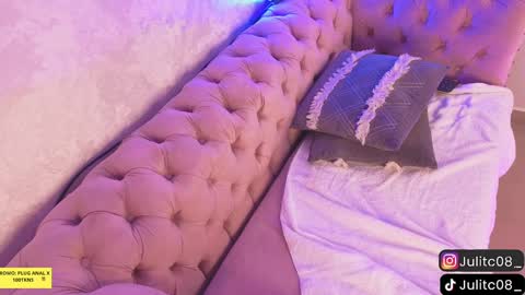 Snapshot of naylapot_ chatting on 01-17-25, 01:35 Juli online show from 01-17-25, 01:35