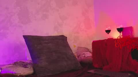 Snapshot of naylapot_ chatting on 02-14-25, 02:23 Juli online show from 02-14-25, 02:23