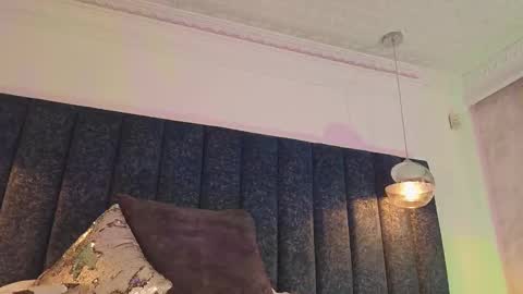 Snapshot of naylapot_ chatting on 02-15-25, 02:11 Juli online show from 02-15-25, 02:11