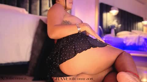 Snapshot of naylapot_ chatting on 10-16-25, 11:00 Juli online show from 10-16-25, 11:00