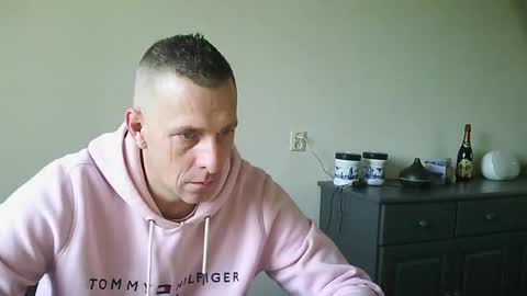 nederland77 online show from 12-23-24, 08:33