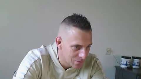 nederland77 online show from 12-23-24, 03:01