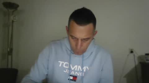 nederland77 online show from 12-31-24, 06:27