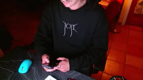 Snapshot of needanap00 chatting on 04-04-26, 06:22 tootired online show from 04-04-26, 06:22