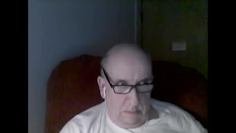 Tom online show from 02-08-26, 01:42