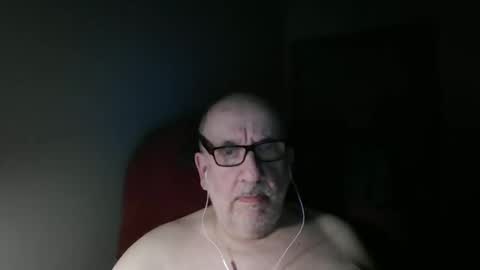 Snapshot of needlesslove chatting on 03-29-26, 01:27 Tom online show from 03-29-26, 01:27