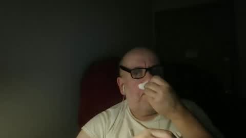 Snapshot of needlesslove chatting on 04-10-26, 02:17 Tom online show from 04-10-26, 02:17
