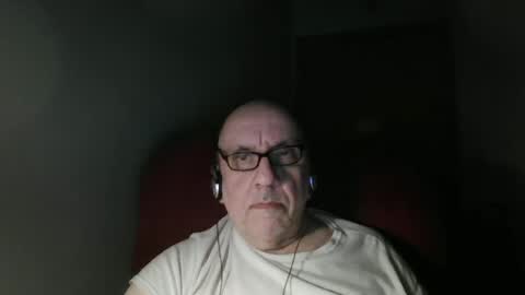 Snapshot of needlesslove chatting on 06-17-26, 02:03 Tom online show from 06-17-26, 02:03