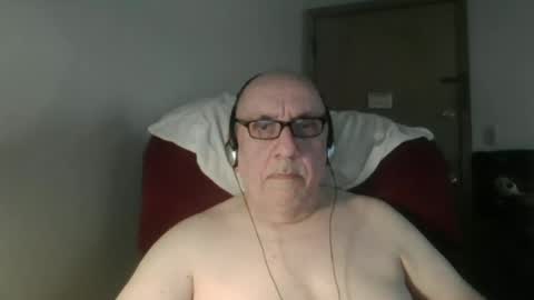 Snapshot of needlesslove chatting on 07-02-26, 12:43 Tom online show from 07-02-26, 12:43