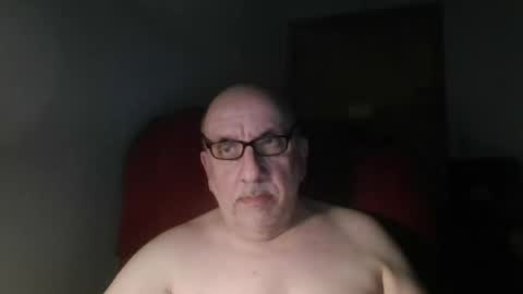 Snapshot of needlesslove chatting on 07-04-26, 11:11 Tom online show from 07-04-26, 11:11