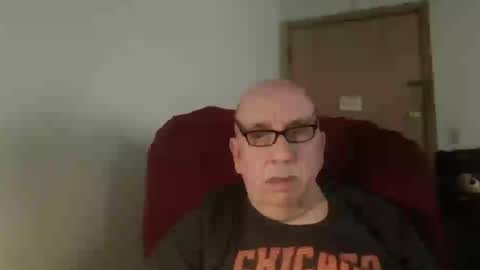 Snapshot of needlesslove chatting on 07-12-26, 11:07 Tom online show from 07-12-26, 11:07