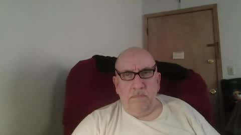 Snapshot of needlesslove chatting on 07-18-26, 12:04 Tom online show from 07-18-26, 12:04