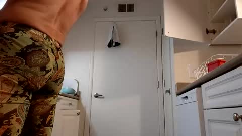 Snapshot of needsub chatting on 12-23-25, 01:36 needsub online show from 12-23-25, 01:36