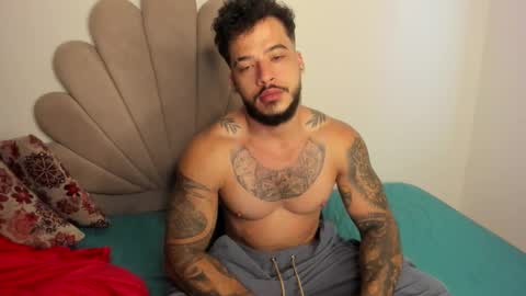 Nei turn green online show from 10-21-25, 11:11