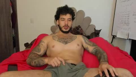 Snapshot of neeii chatting on 05-10-26, 11:43 Nei turn green online show from 05-10-26, 11:43