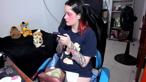 Snapshot of neeko_lol_ chatting on 04-06-26, 06:42 Geek Nicole im Neeko UwU online show from 04-06-26, 06:42