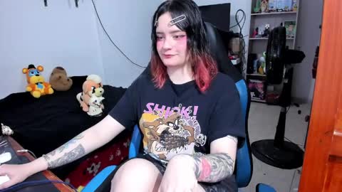 Snapshot of neeko_lol_ chatting on 04-11-26, 07:45 Geek Nicole im Neeko UwU online show from 04-11-26, 07:45