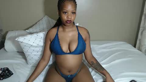 Snapshot of neeshaah chatting on 12-05-25, 08:23 Neeshaa online show from 12-05-25, 08:23